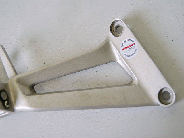 HONDA CBR 125 R JC39 PILLION FOOTREST RIGHT