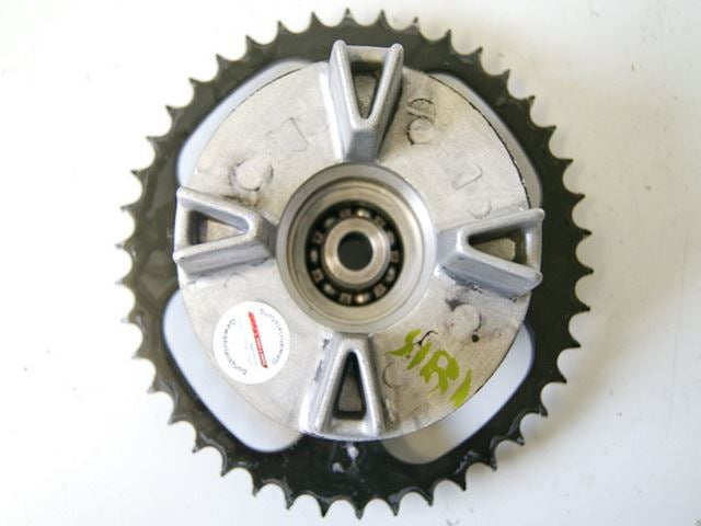 HONDA CBR 125 R JC39 SPROCKET CARRIER PINION