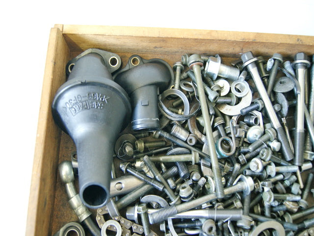 SUZUKI GSX-R 600 WVBG SCHRAUBEN KLEINTEILE MOTOR