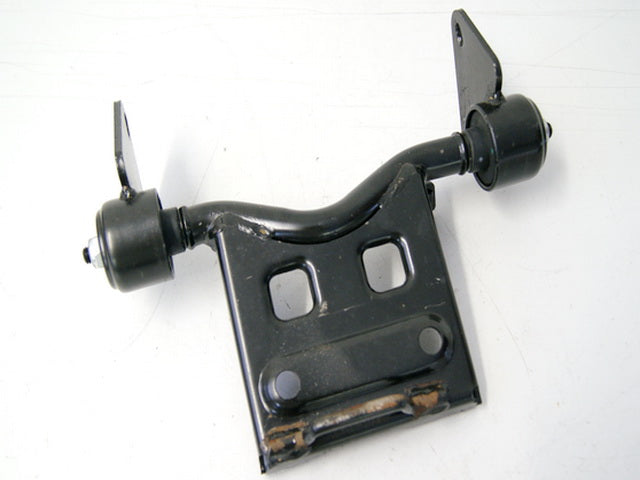 GILERA GP 800 ZAPM55 SOPORTE EJE MOTOR